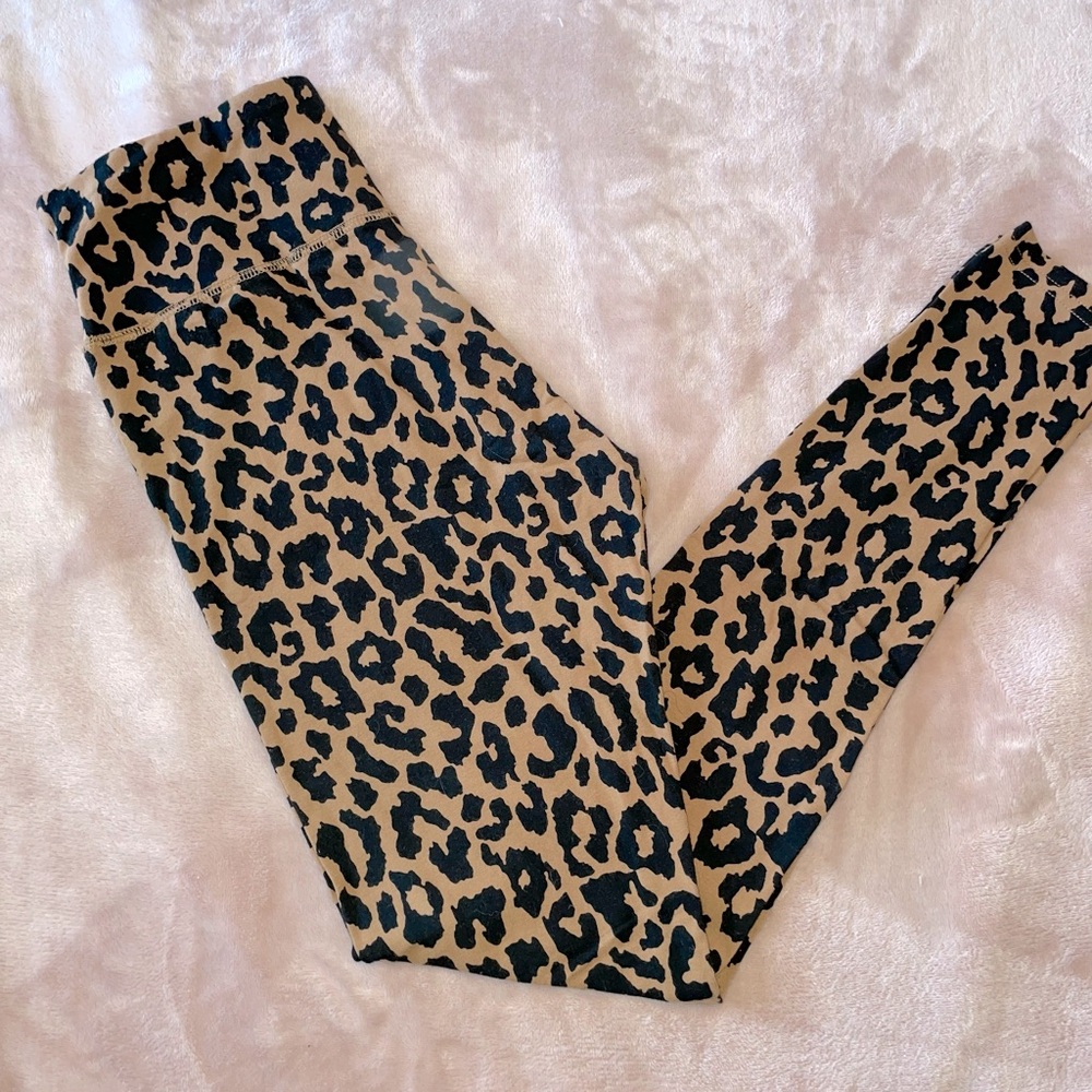 Leopard print leggings